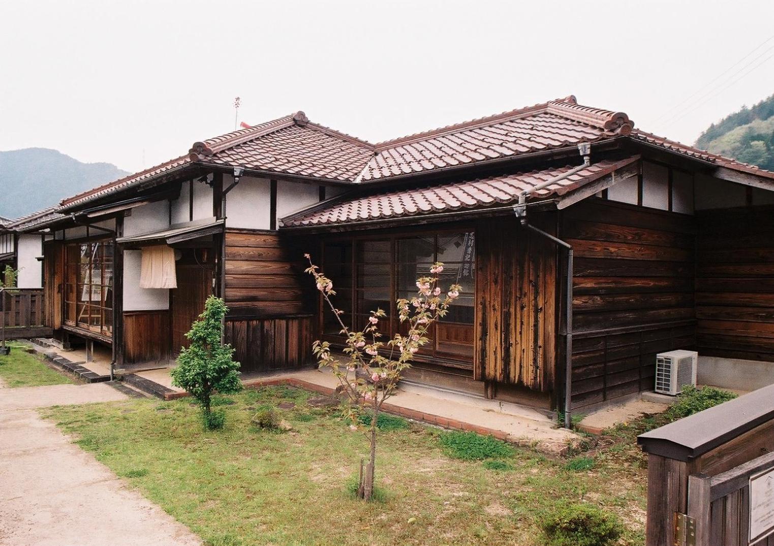 Japan'S Oldest Remaining Company Housing Villa Asago Exterior photo